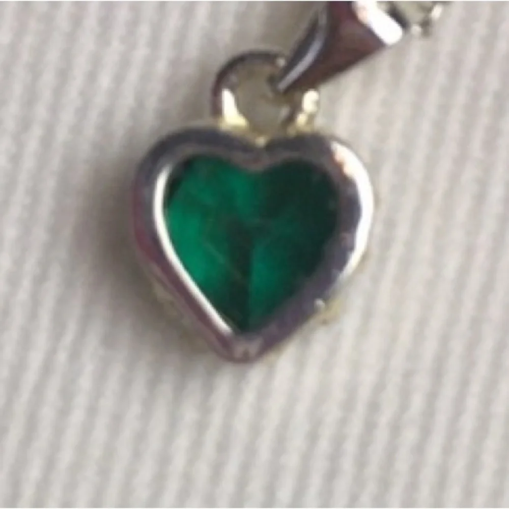 TIARA Emerald 💚 Heart Pendant Birthstone: MAY - Picture 2 of 6